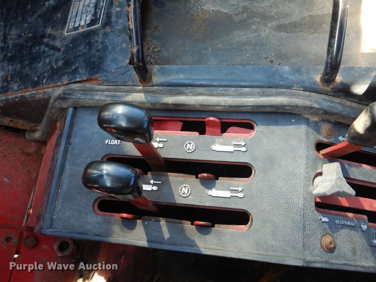 image for item MM9842 1977 International 1086  tractor