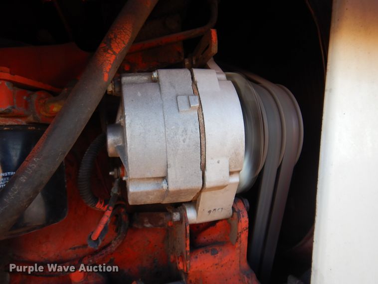 image for item MM9842 1977 International 1086  tractor