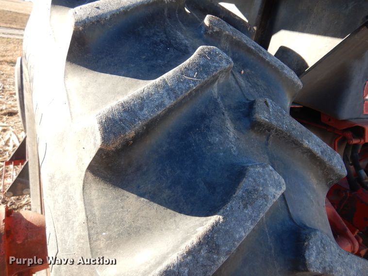 image for item MM9842 1977 International 1086  tractor