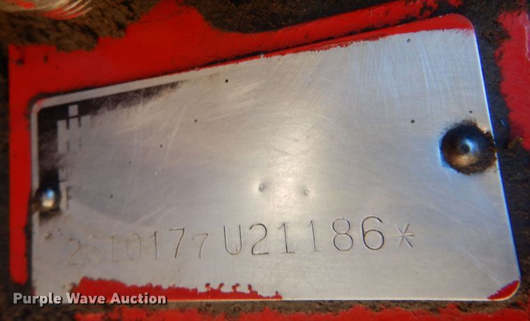 image for item MM9842 1977 International 1086  tractor