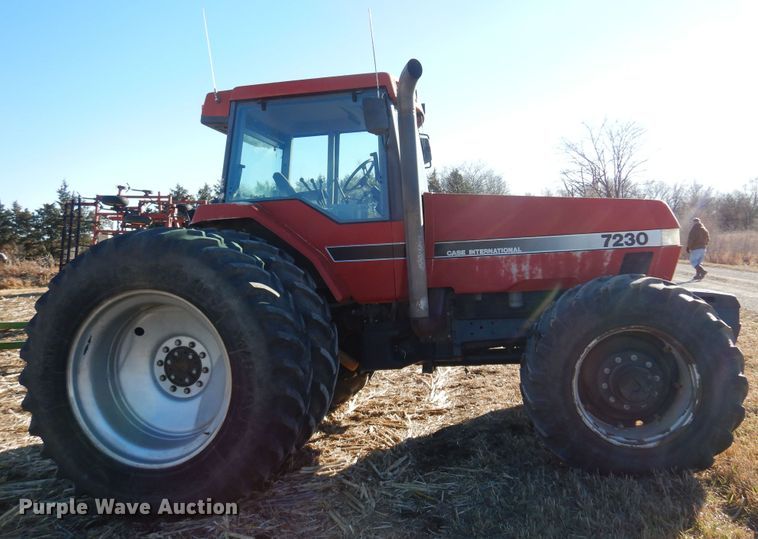 image for item MM9843 1995 Case IH 7230  MFWD tractor