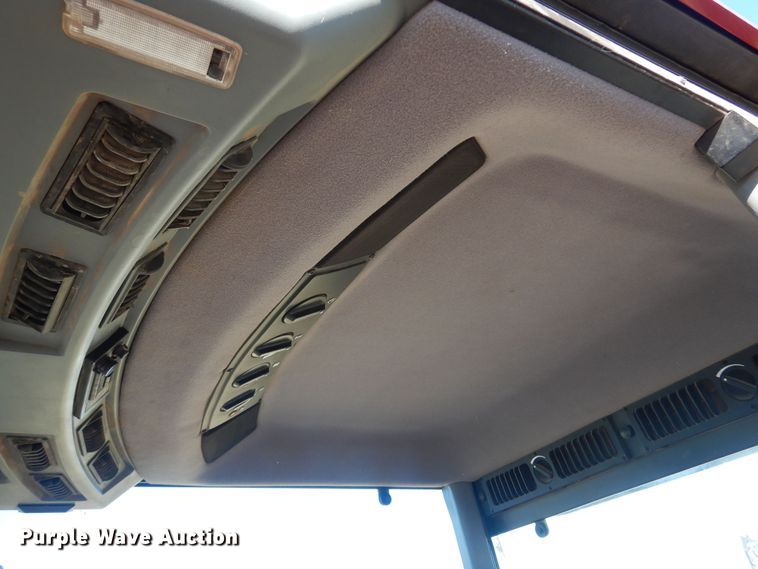 image for item MM9843 1995 Case IH 7230  MFWD tractor