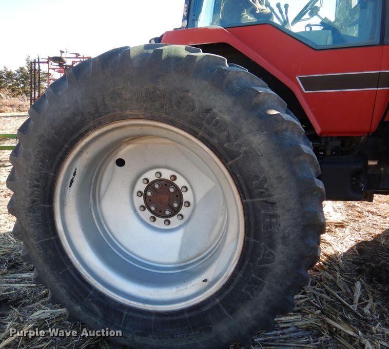 image for item MM9843 1995 Case IH 7230  MFWD tractor