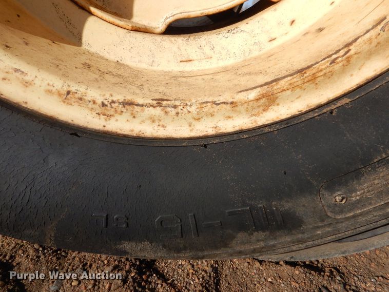 image for item MP9005 1965 Oliver 1850  tractor