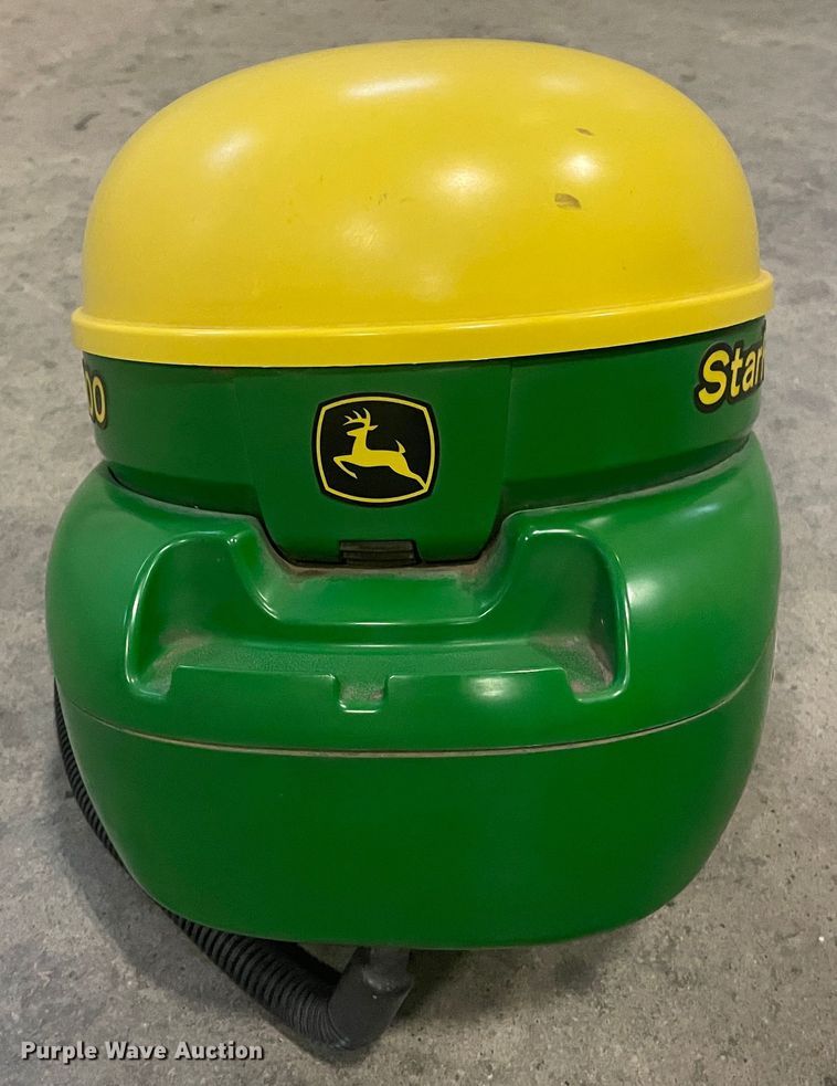 image for item MT9825 John Deere StarFire 3000  GPS receiver