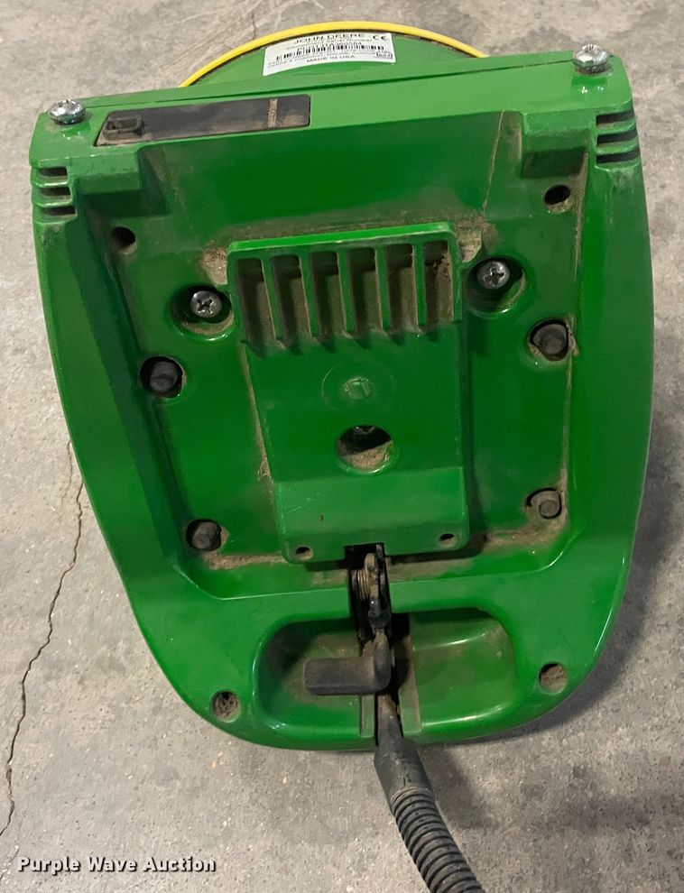 image for item MT9825 John Deere StarFire 3000  GPS receiver