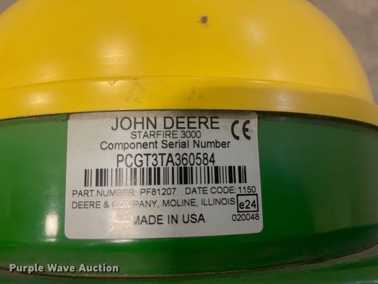 image for item MT9825 John Deere StarFire 3000  GPS receiver