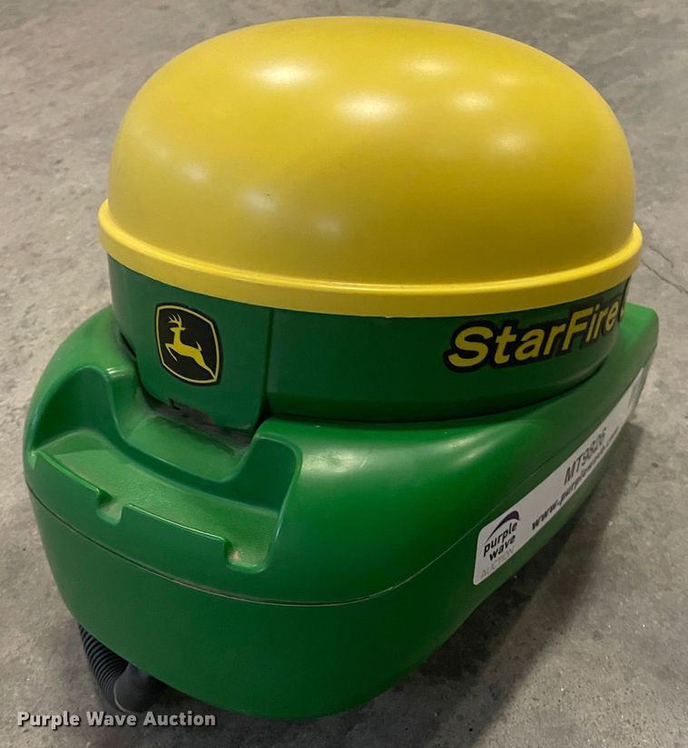image for item MT9826 John Deere StarFire 3000  GPS receiver