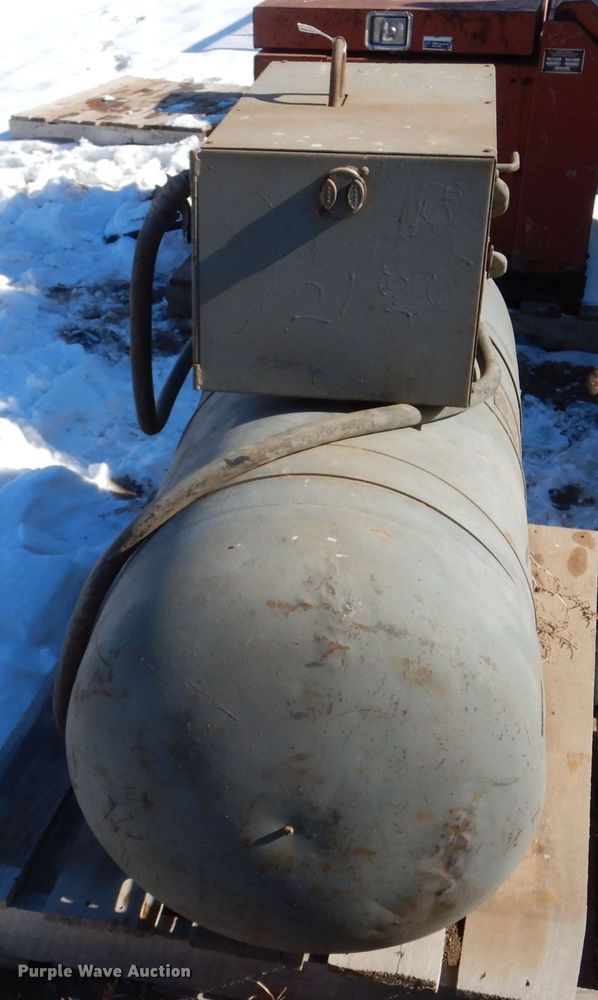 image for item MT9886 Lincoln  welder