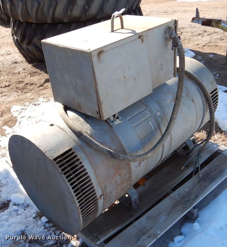 image for item MT9886 Lincoln  welder