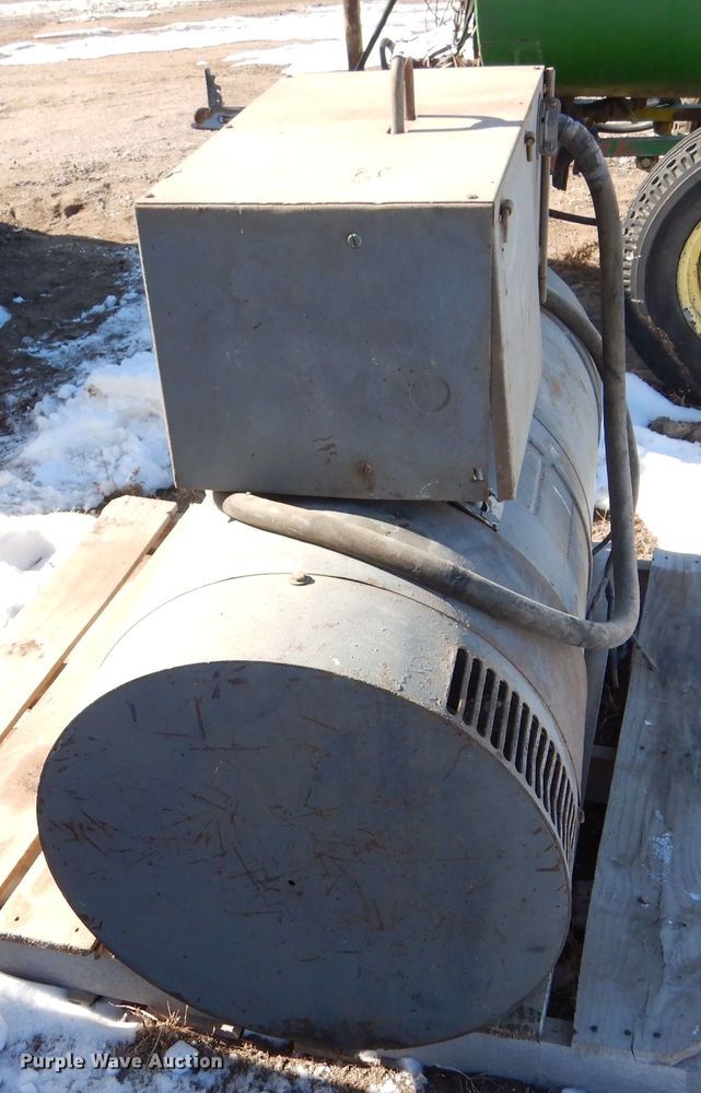 image for item MT9886 Lincoln  welder