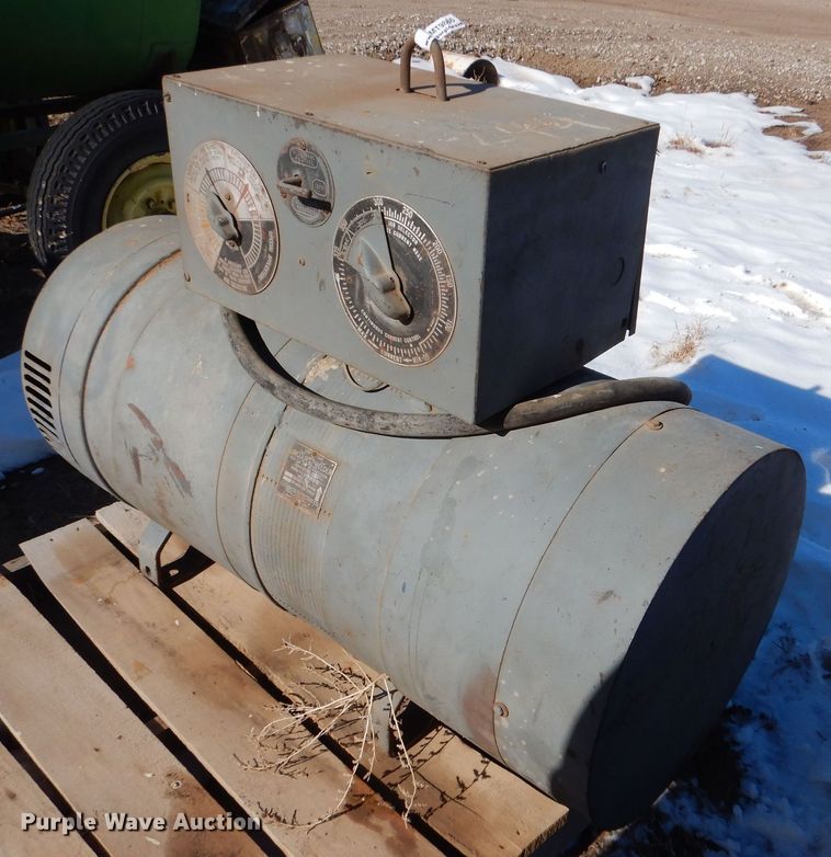 image for item MT9886 Lincoln  welder