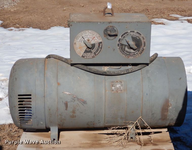 image for item MT9886 Lincoln  welder