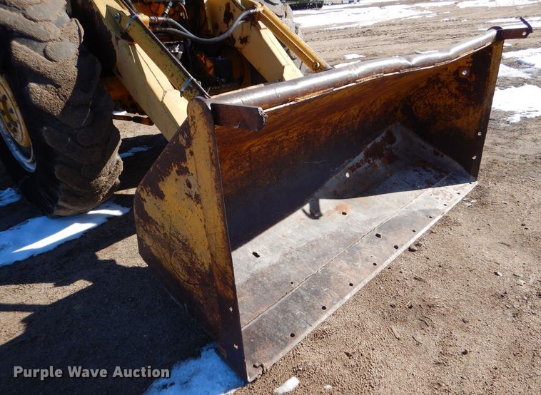 image for item MT9889 Massey Ferguson MF356  wheel loader