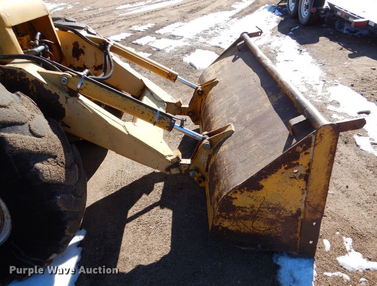 image for item MT9889 Massey Ferguson MF356  wheel loader