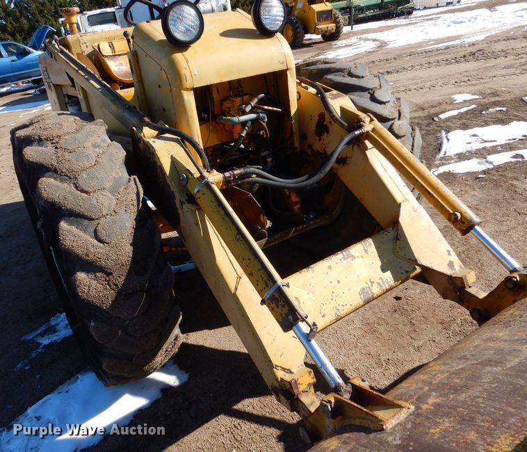 image for item MT9889 Massey Ferguson MF356  wheel loader