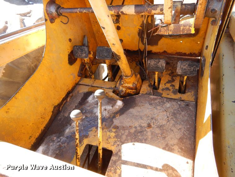 image for item MT9889 Massey Ferguson MF356  wheel loader