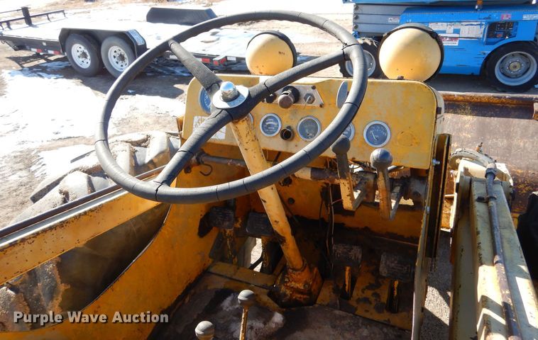 image for item MT9889 Massey Ferguson MF356  wheel loader