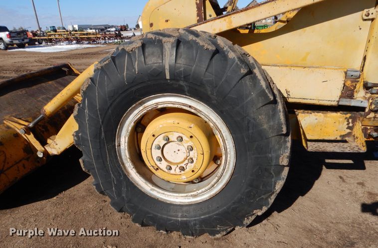 image for item MT9889 Massey Ferguson MF356  wheel loader