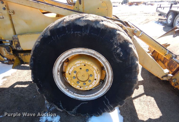 image for item MT9889 Massey Ferguson MF356  wheel loader