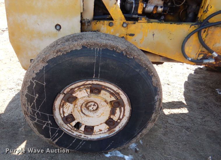 image for item MT9889 Massey Ferguson MF356  wheel loader