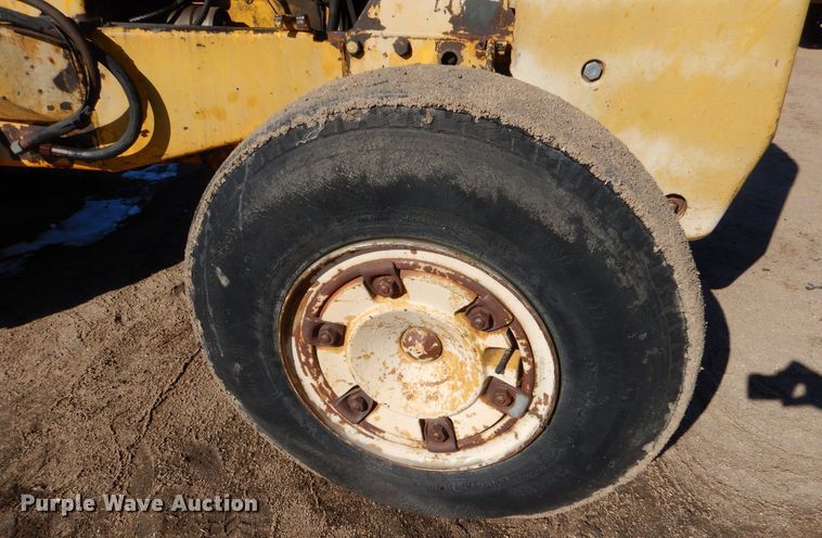 image for item MT9889 Massey Ferguson MF356  wheel loader