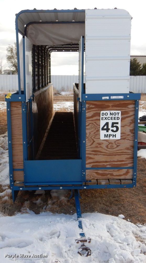 image for item MT9894 Hog loading chute trailer