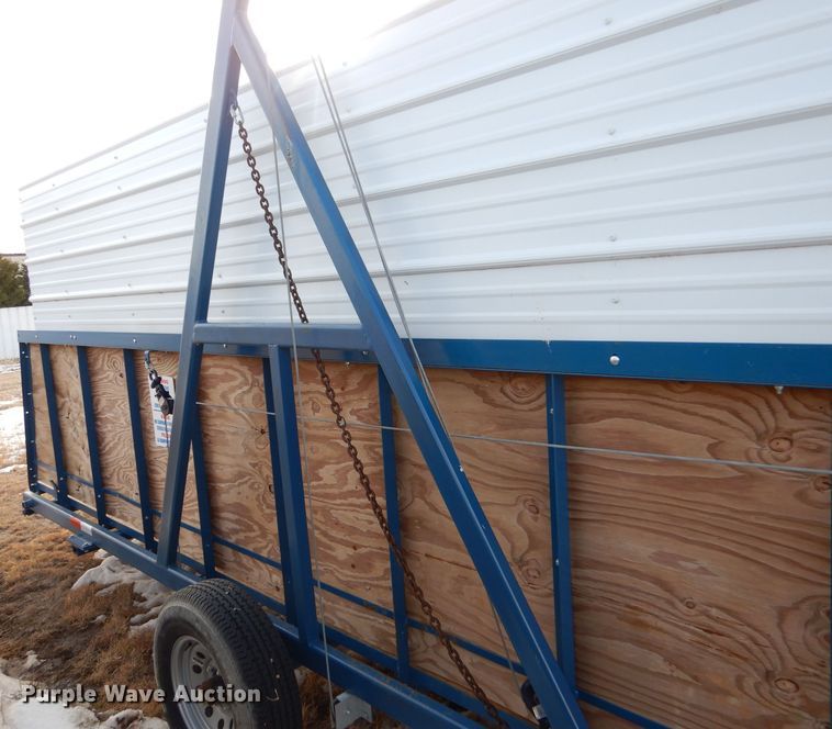 image for item MT9894 Hog loading chute trailer