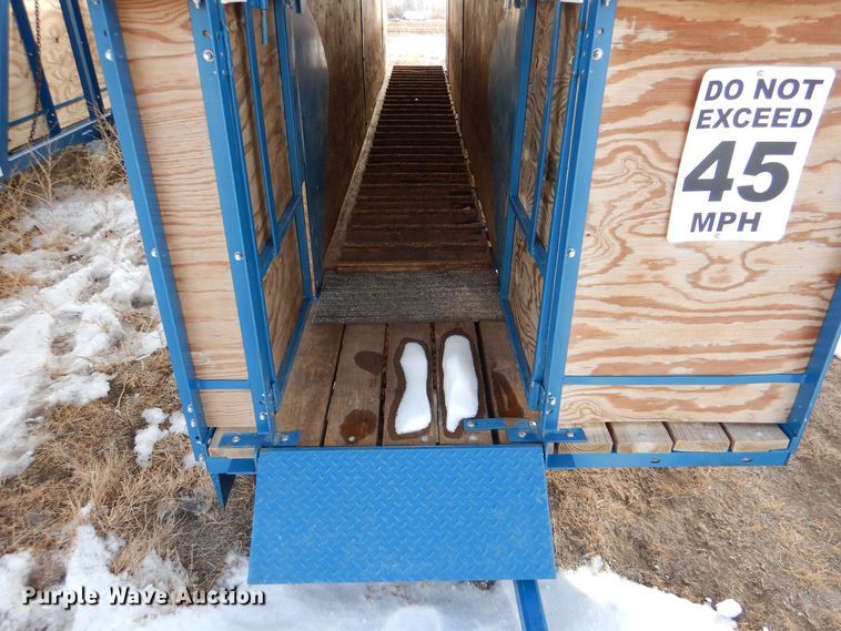 image for item MT9894 Hog loading chute trailer