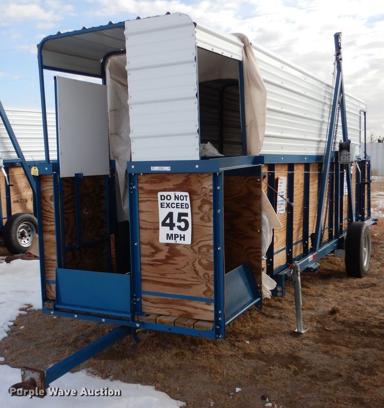 image for item MT9895 Hog loading chute trailer