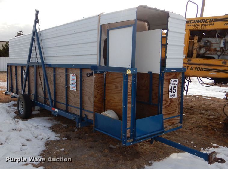 image for item MT9895 Hog loading chute trailer