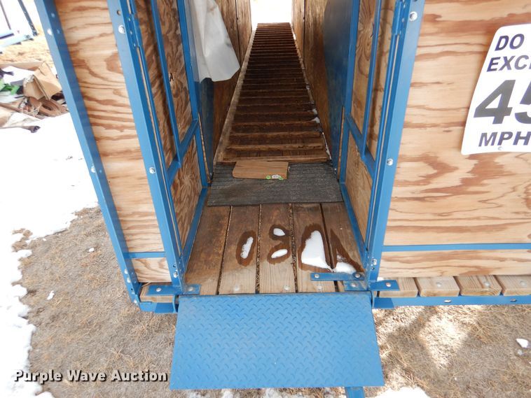 image for item MT9895 Hog loading chute trailer