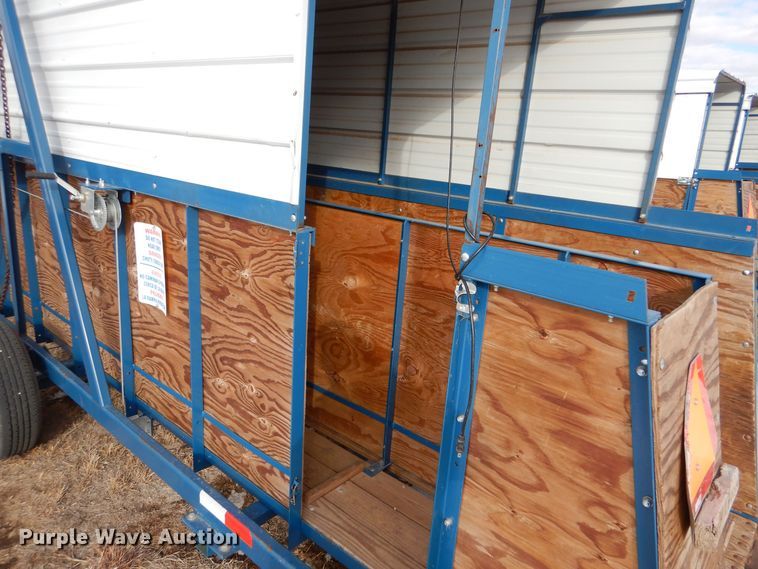 image for item MT9895 Hog loading chute trailer