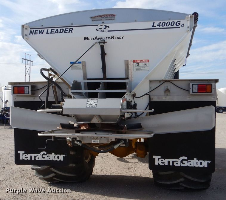 image for item MT9996 2004 Ag-Chem TerraGator 8104  spreader