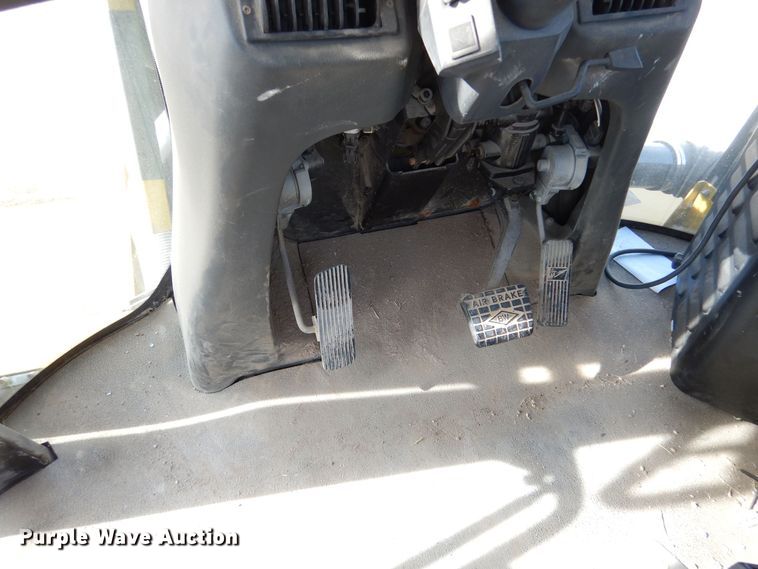 image for item MT9996 2004 Ag-Chem TerraGator 8104  spreader