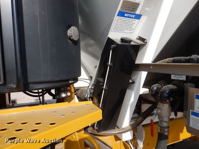 image for item MT9996 2004 Ag-Chem TerraGator 8104  spreader