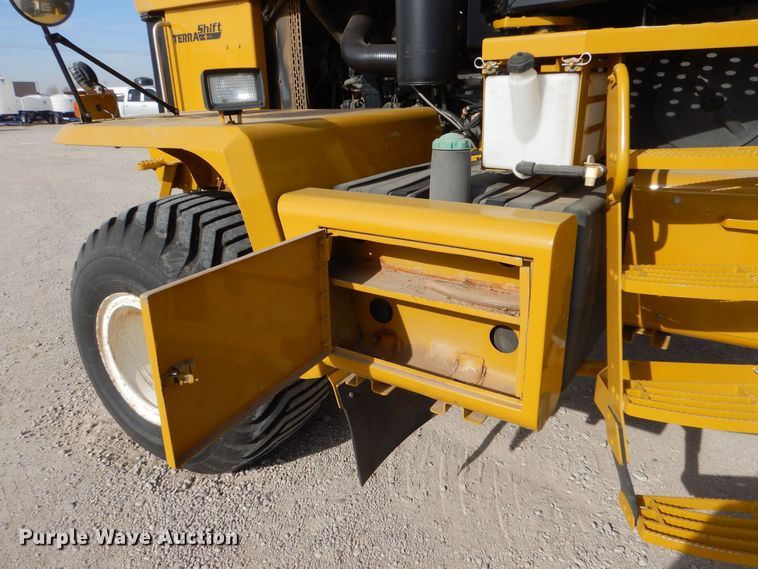 image for item MT9996 2004 Ag-Chem TerraGator 8104  spreader