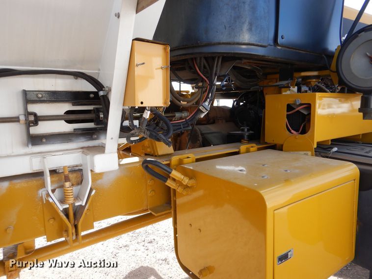 image for item MT9996 2004 Ag-Chem TerraGator 8104  spreader