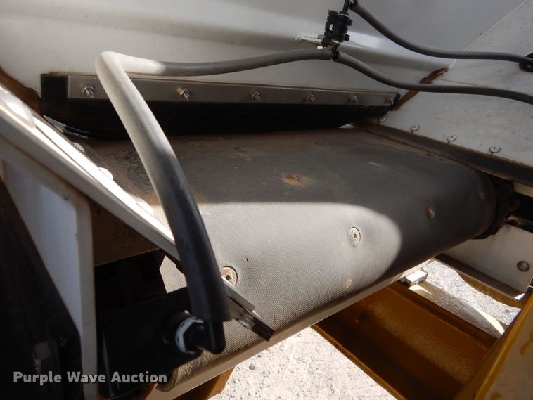 image for item MT9996 2004 Ag-Chem TerraGator 8104  spreader