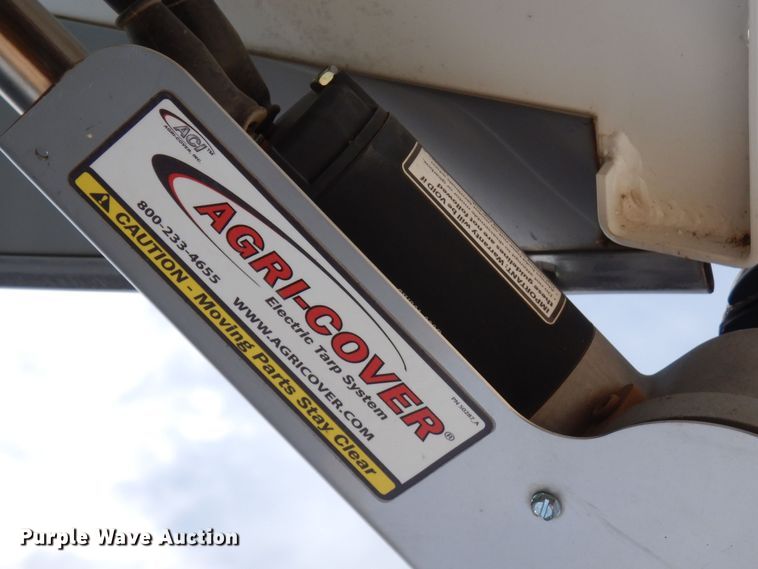 image for item MT9996 2004 Ag-Chem TerraGator 8104  spreader