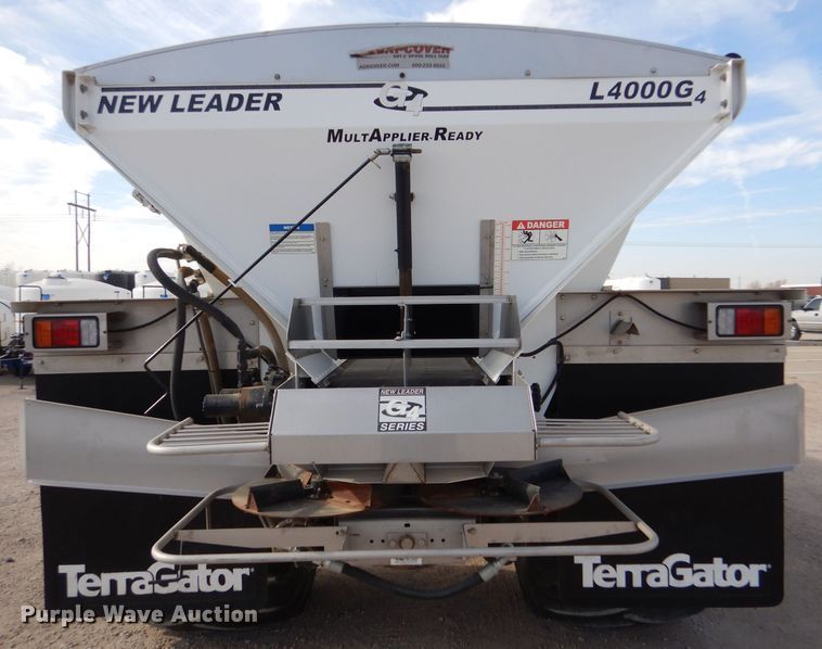 image for item MT9996 2004 Ag-Chem TerraGator 8104  spreader