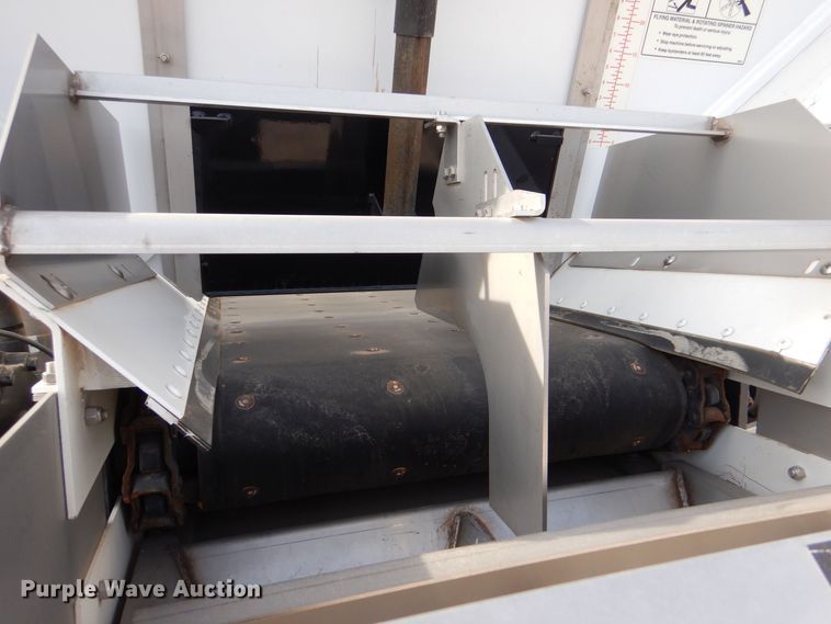 image for item MT9996 2004 Ag-Chem TerraGator 8104  spreader