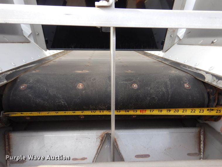 image for item MT9996 2004 Ag-Chem TerraGator 8104  spreader