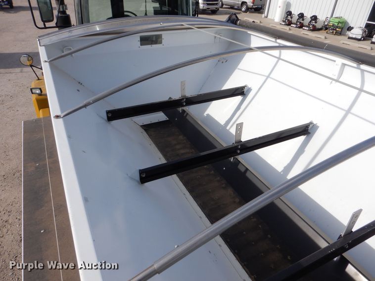 image for item MT9996 2004 Ag-Chem TerraGator 8104  spreader