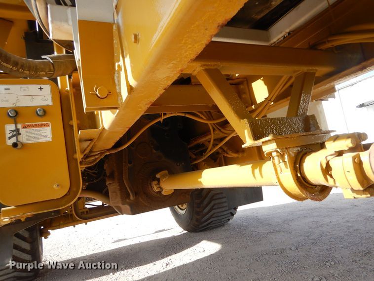 image for item MT9996 2004 Ag-Chem TerraGator 8104  spreader