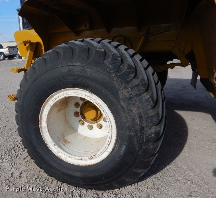 image for item MT9996 2004 Ag-Chem TerraGator 8104  spreader