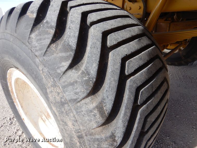 image for item MT9996 2004 Ag-Chem TerraGator 8104  spreader