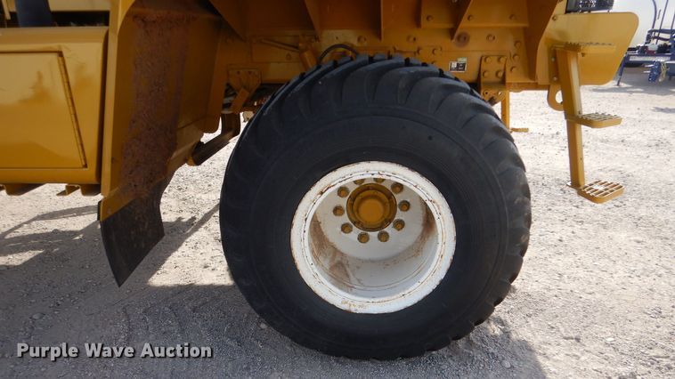 image for item MT9996 2004 Ag-Chem TerraGator 8104  spreader