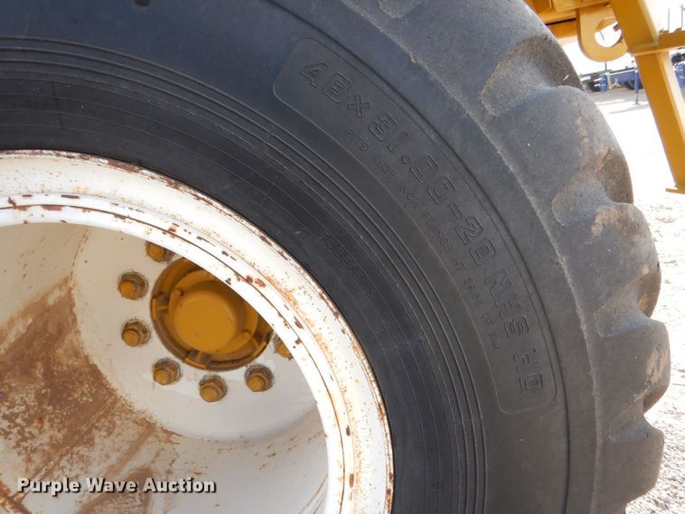 image for item MT9996 2004 Ag-Chem TerraGator 8104  spreader