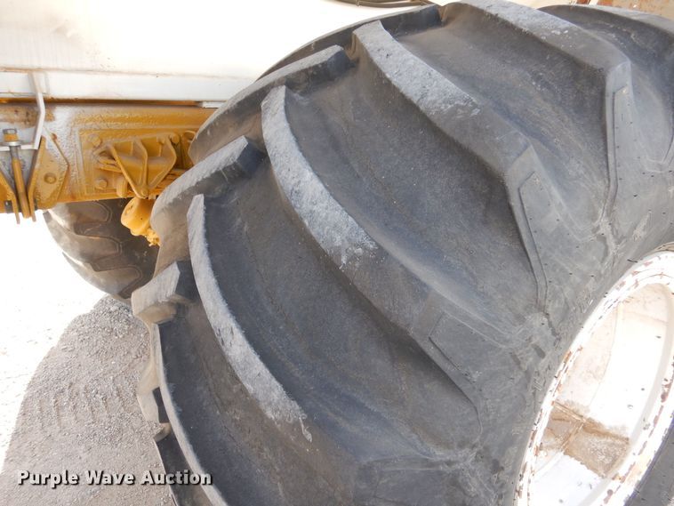 image for item MT9996 2004 Ag-Chem TerraGator 8104  spreader